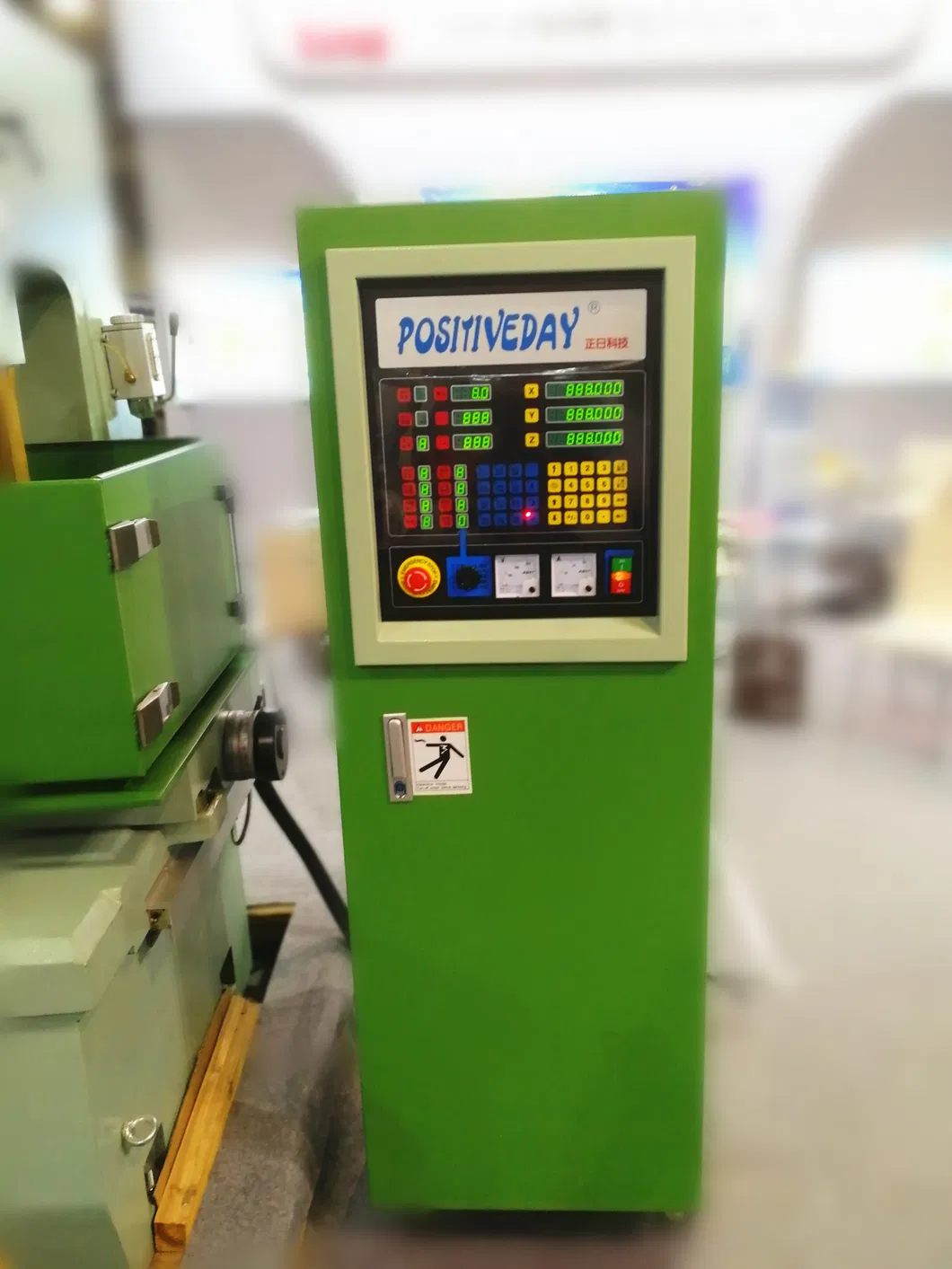 EDM Machine Tool for Pattern Processing of Car Tire Mold