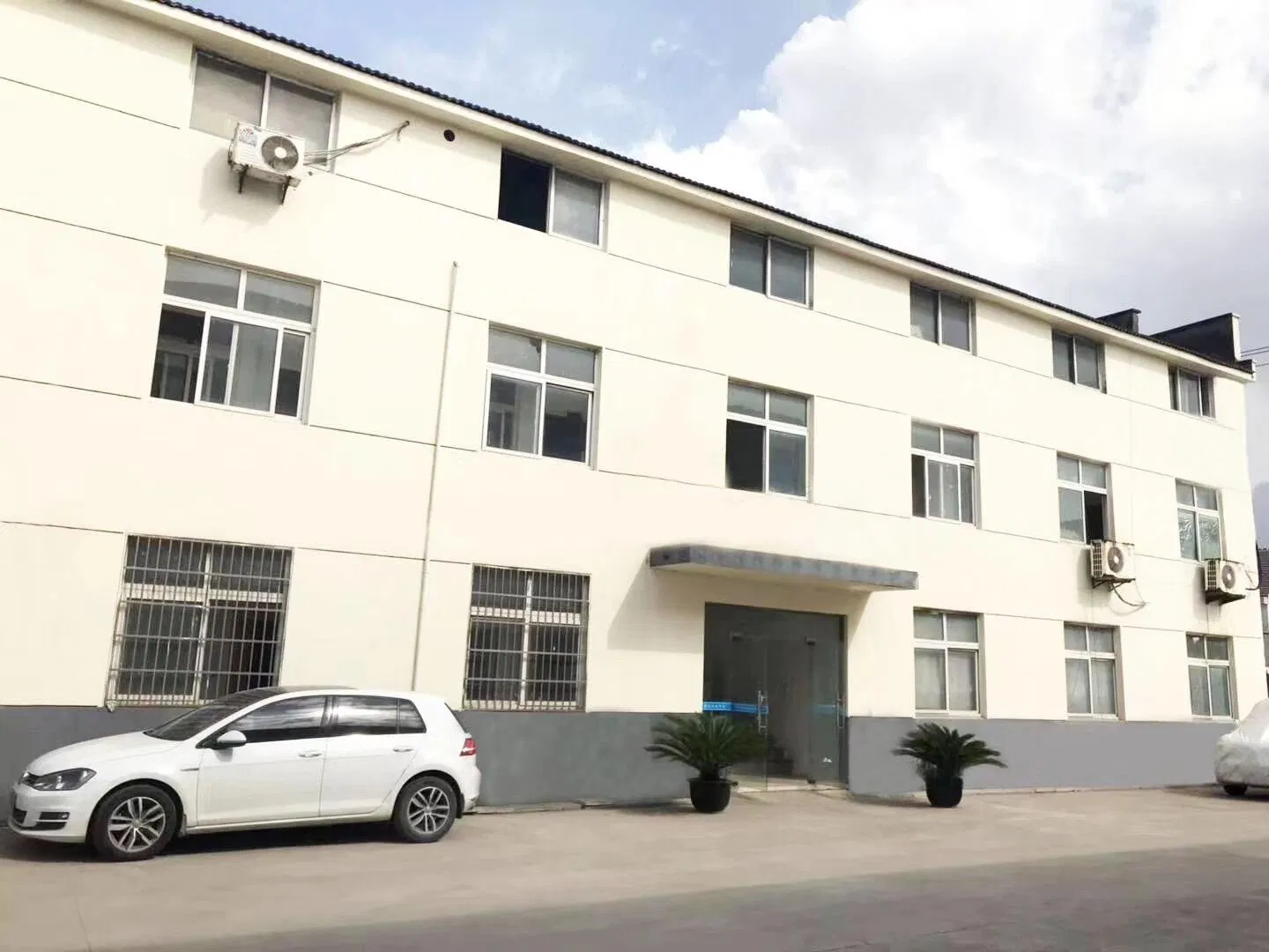 Good Precisionsmall Hole EDM Drilling Machine Dd703