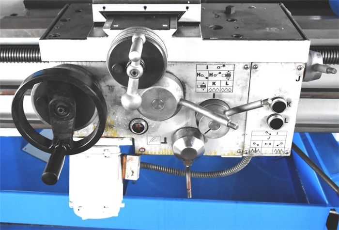 C6150 Torno Mecanico Universal Lathe Machine with Price and Specifications