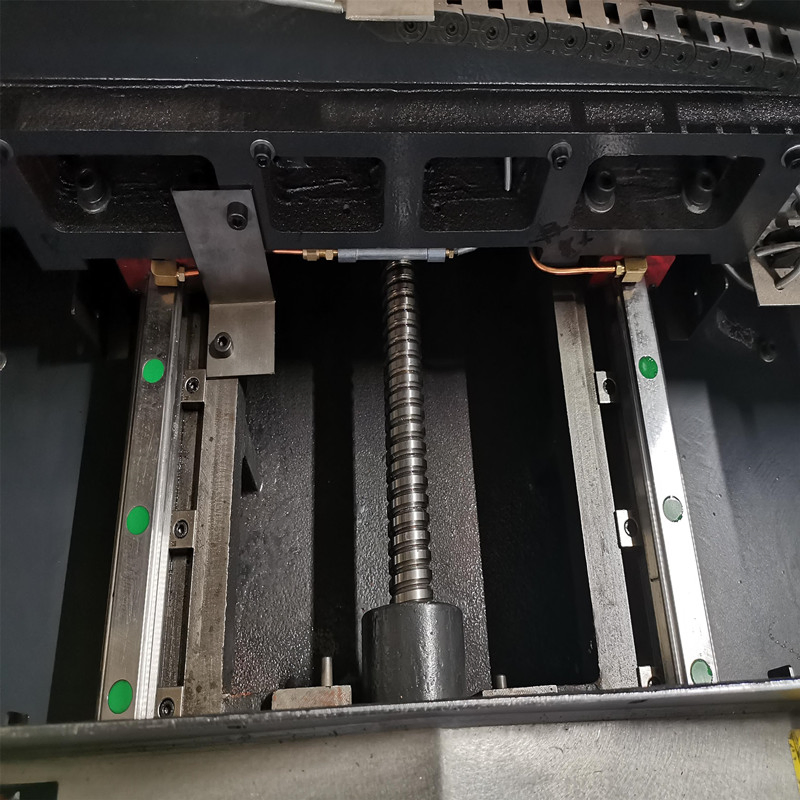 High Efficiency V-Series Linear Guide Vmc Vertical Machining Center CNC Milling and Cutting Machine