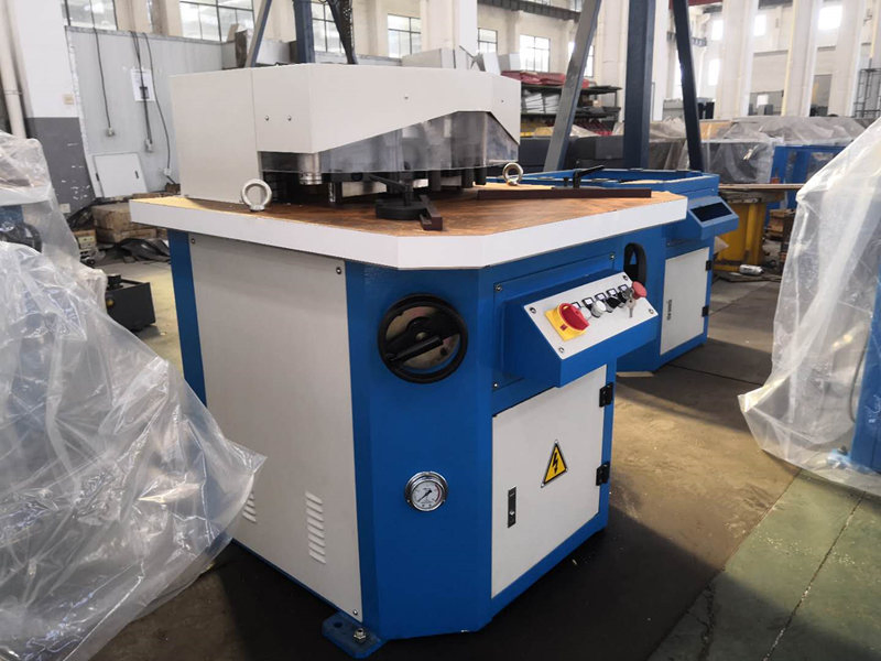 High Performane Hydraulic Sheet Metal Notching Machine Angle Cutting Machine 6X250 mm