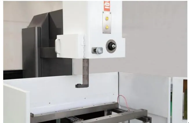 Medium Speed Autocut Lathe EDM Molybdenum Wire Multicut Machine Lk800s