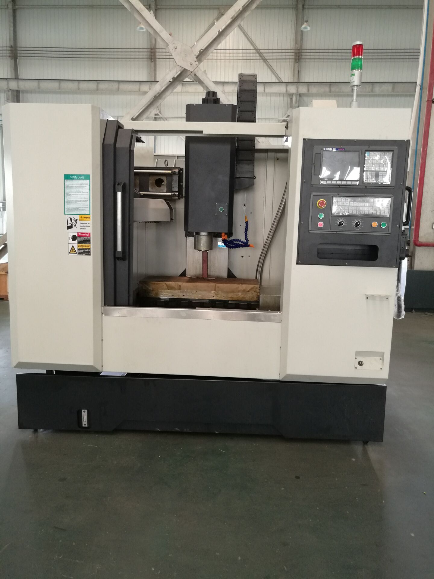 Small Size Vertical Machine Center (VMC500/VMC530/VMC650)