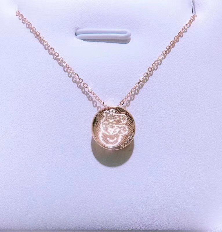 The CNC Machine to Engrave The Patterns on Gold