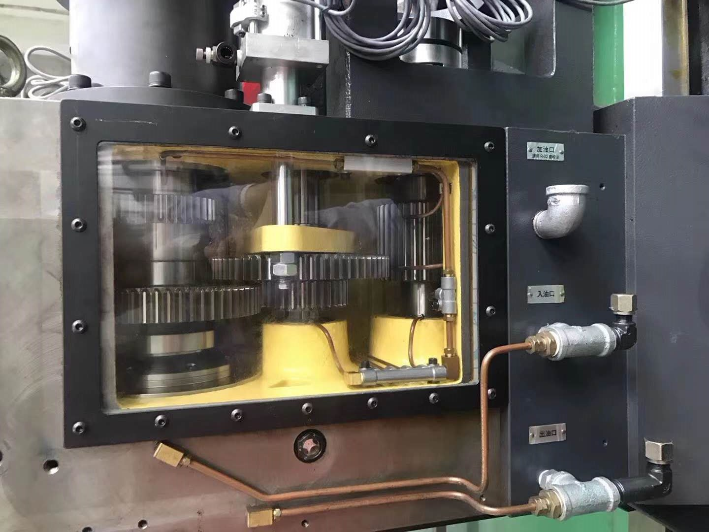 Vertical Horizontal Machine Center CNC Milling Machine CE Certificate Vmc1060